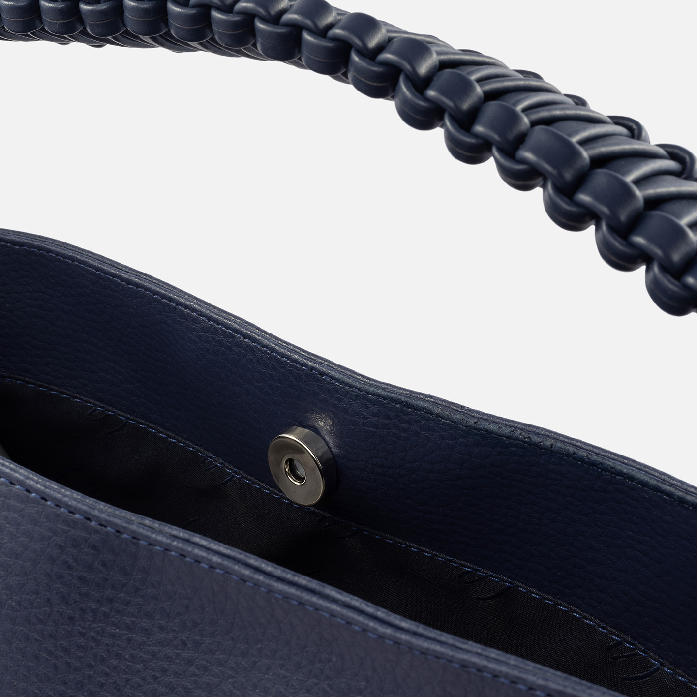 8369815 - تصویر 1