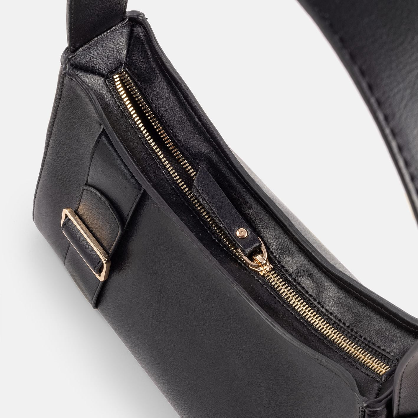 8370011 - تصویر 1