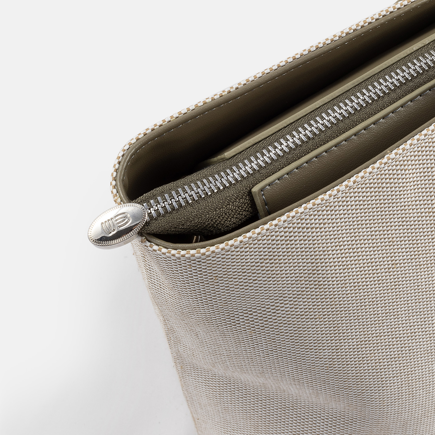 83701320 - تصویر 3