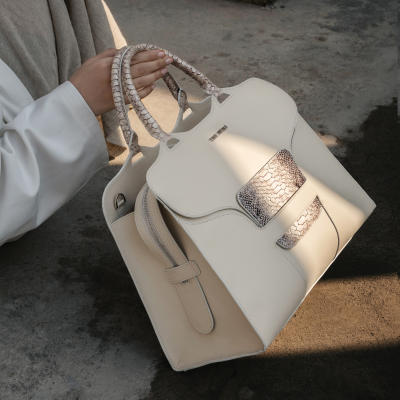 White Buffalo Product - بند بلند دارد<br>طول 35cm<br>ارتفاع 25cm<br>عمق 15<br> - شیری-پوست ماری - تصویر 2