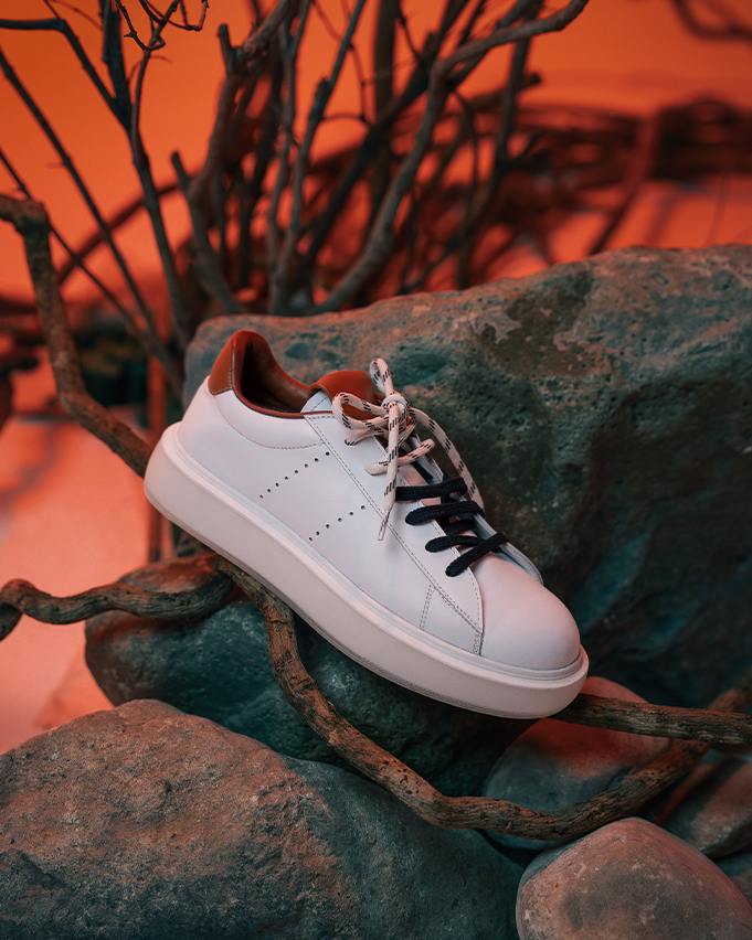 White Buffalo Leather Shoes and Bags - کیف و کفش چرم بوفالو سفید کتانی