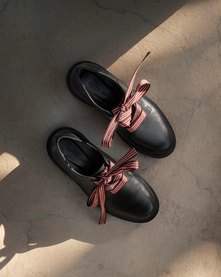 White Buffalo Leather Shoes and Bags - کیف و کفش چرم بوفالو سفید کفش روزمره